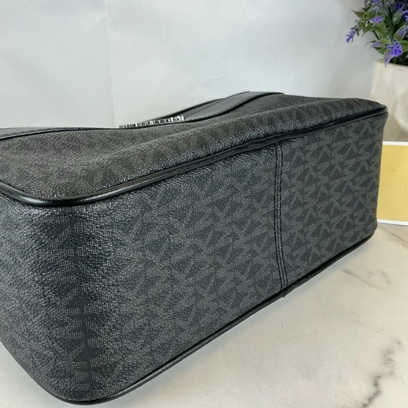 Michael‎ Kors Black Signature MK Camera Crossbody Travel Bag - Picture 7 of 12